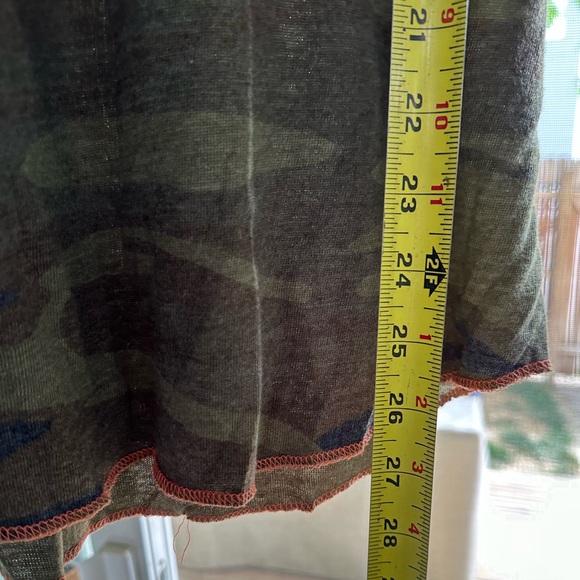 NWOT Nebraska Cornhuskers Huskers Camo Bedazzled Glitter Embellished Tank medium - Picture 7 of 16